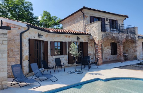 Mofardini Villa | Villa with Private Heated Tiled Pool, Safety Cover and A/C.