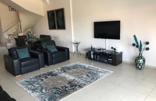 Cesme Villa | Villa with Private Pool and Sea Views, Fully Air Conditioned Throughout