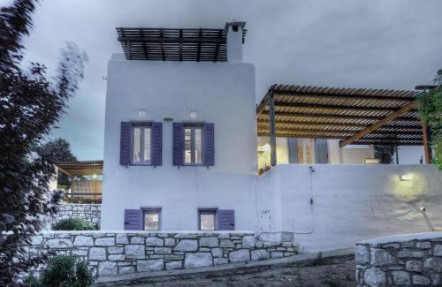 Chrissi Akti House | Villa Yviskos Traditional Home