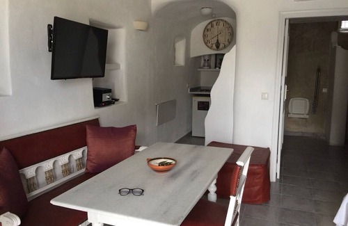Emporio Villa | Villa Zantine | Emporeio | A Wonderful 1 Bedroom villa Sleeps 3 | Private Pool
