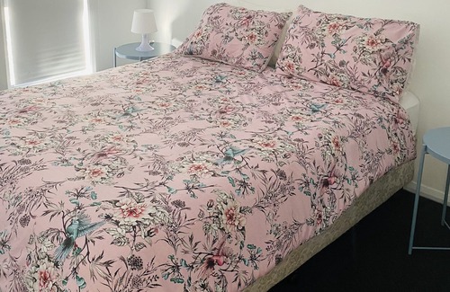 Bowenfels Villa | VILLA10, Brand new , great location, CLEAN and security Family friendly