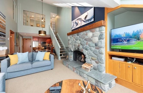Whistler Village Cabin | Village Centre Loft- Private Hot Tub/Ski Mtn VIEW!