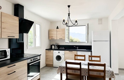 Santa-Maria-Figaniella House | Village house 3 bedrooms