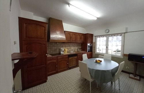 La Selle-Craonnaise House | Village house just a stone's throw from the countryside