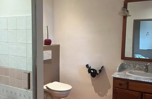 Villes-sur-Auzon Bed & Breakfast | Village house