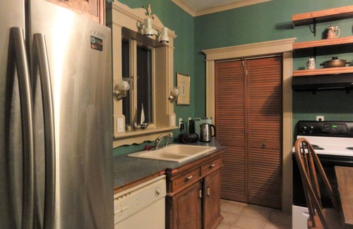 Richmond House | Village House, Sleeps 16, Free Parking, Walk to town, Mid-coast hubn