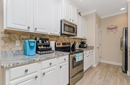 Villages of Crystal Beach House | Village Retreat, Resort Pool and 3 blocks to beach !