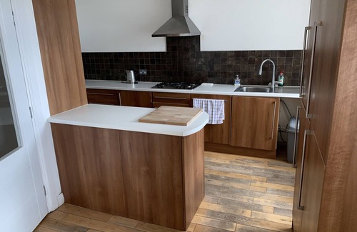 Larkhall Apartment | Village Tavern Apartment