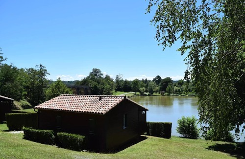 Boulogne-sur-Gesse Ski Chalet | Village Vacances Camping Du Lac * - Chalet 6 people
