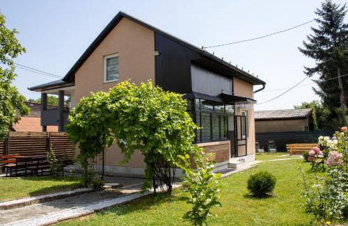 Visoko House | VillaH Weekend House