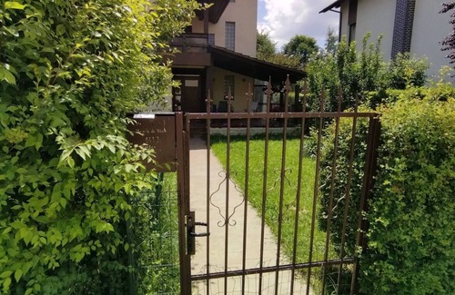 Iasi Villa | Villaweb ap. house&garden 5min to airport¢er