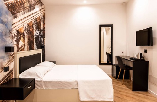 Centro Storico Cabin | Villena Plaza by Wonderful Italy - Il Capo Triple Room