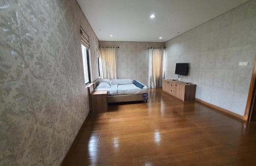Ciawi Villa | Vimala Hills BroVard Sixteen Villa