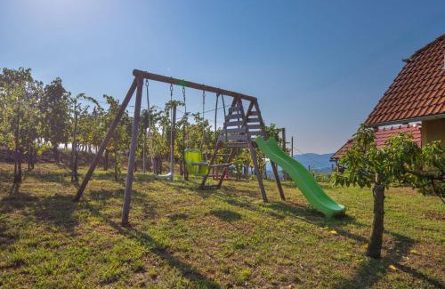 Drasici Apartment | Vineyard Cottage Brodaric - Happy Rentals