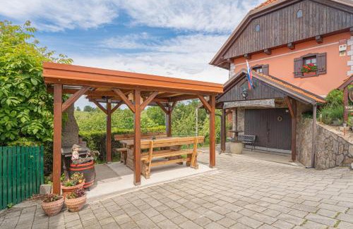Majsperk House | Vineyard Cottage Vesna Lake View - Happy Rentals