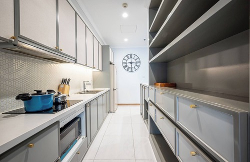 Hang Xanh Apartment | Vinhomes Central Park by Urban Home