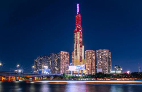 Hang Xanh Apartment | Vinhomes Central Park Apartment- Landmark Luxury