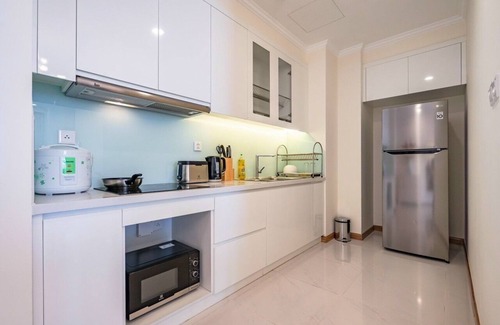 Hang Xanh Apartment | Vinhomes Central Park - Unique 1BR Apartments