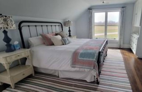 Wheatland House | Vintage "1903" Home located in rural Wyoming. Close to 3 lakes and mountains!