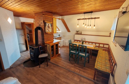 Hotemaze Apartment | Vintage apartment near Kokra river