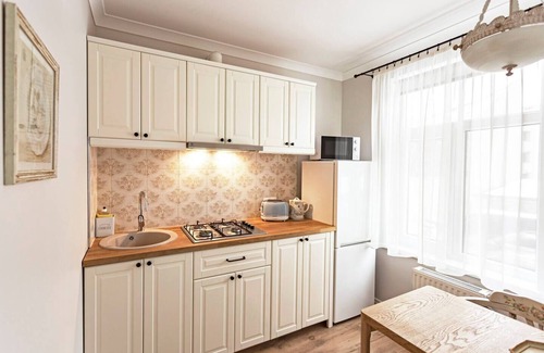 Grizinkalns Apartment | Vintage Apartments White/Free parking