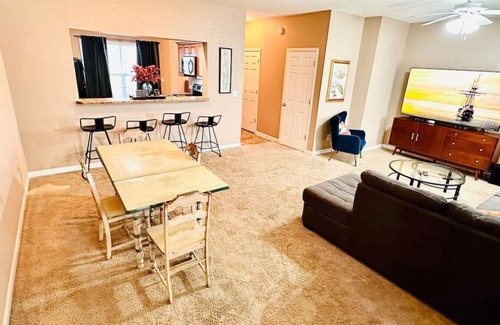 Prattville House | Vintage Boho Condo In Prattville