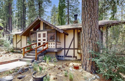 Woodlands House | Vintage Chalet