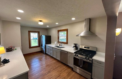 Van Wert House | Vintage Charm on Elson Ave.