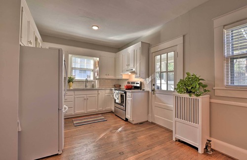 Greensboro House | Vintage Chic Cottage < 1 Mile to UNC Greensboro!