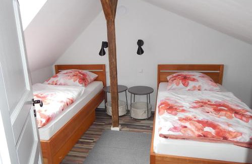 Amt Neuhaus House | VINTAGE HOUSE Ferienwohnung LANDHAUS LAAVE