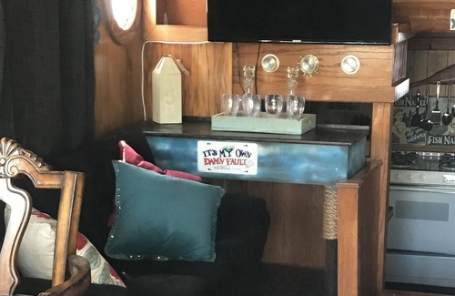 Westlake Boat Rental | Vintage Houseboat getaway!