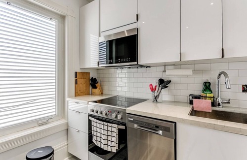 Palmerston - Little Italy Apartment | Vintage Little Italy 2 Bedroom