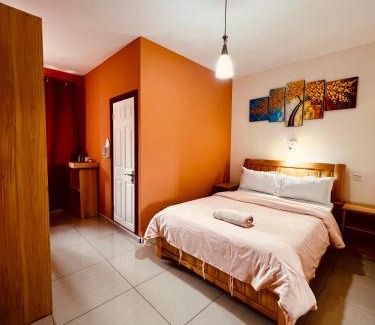 Trianon Bed & Breakfast | Vintage Lodge