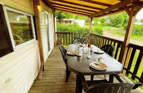 Saint-Bonnet-le-Chateau House | Vintage Mobilhome Cottage Continental 2 Schlafzimmer Überdachte Terrasse 4 Personen