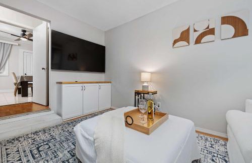 West Central Apartment | Vintage West Central Apt Walkable Free Parking!