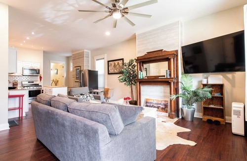 Germantown Apartment | Vintage yet Modern Highlands home! Walk to venues!