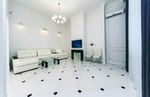 Besarabka Apartment | VIP near Premier Palace & Arena city