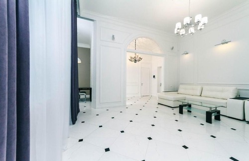 Besarabka Apartment | VIP near Premier Palace & Arena city