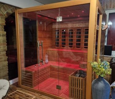 Pecs House | Virág Wellness Villa