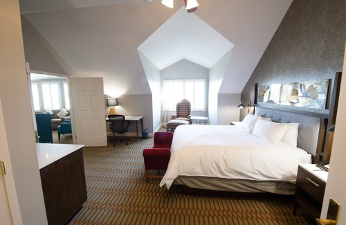 Glen Allen Hotel | Virginia Crossings Hotel, Tapestry Collection by Hilton