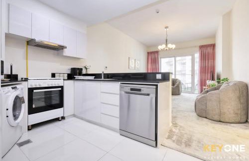 Dubai Apartment | Viridis Living Chic and Spacious 1BR