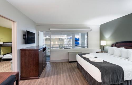 St. James Hotel | Viscount Gort Hotel, Banquet & Conference Centre