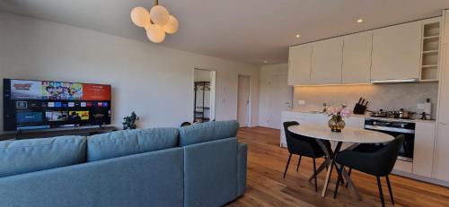 Rothenburg Apartment | Visionary Hospitality Rothenburg, Lucerne - Premium Apartments with Free Parking, Washer, Kitchen, Terrace, Bus Stop, 15' City