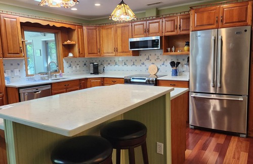 Davis Wharf House | Visit waterfront Camp Belle Haven now!