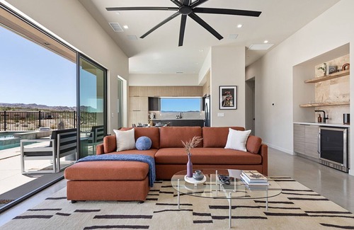 Panorama Heights House | Vista B at Panorama Villas by Fieldtrip | Luxury 2br w Pool and Views