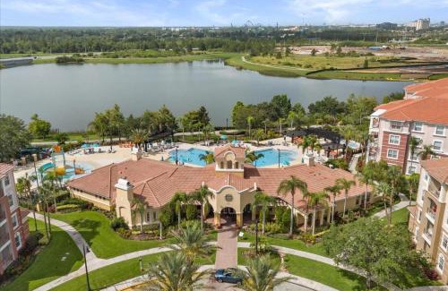 Florida Central Atlantic Coast Apartment | Vista Cay Getaway Luxury Condo by Universal Orlando Rental