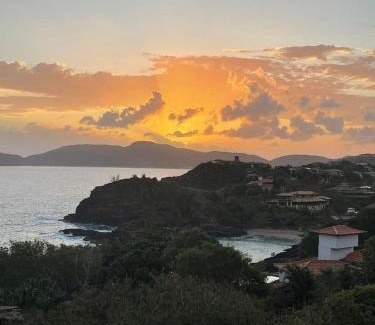 Albatroz House | Vista panorâmica e praia a pé.