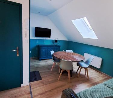 La Fere Apartment | VIVA LA VIDA