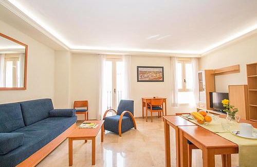Trinitat Apartment | Viveros Apartments