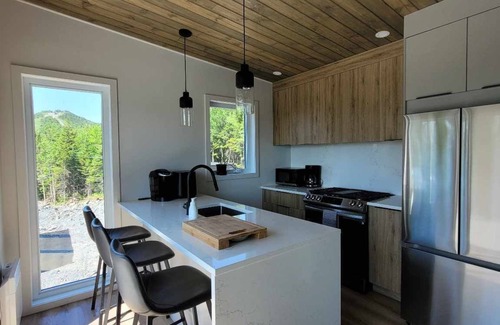 Adstock Ski Chalet | Vivez l'expérience de la vie à la montagne dans notre chaleureux chalet!n